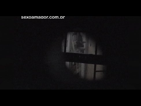 ❤️ 金发女郎被隐藏在空心砖后面的邻居偷窥者偷偷录影 ❤ Sex video❌❤