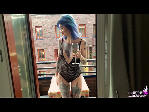 ❤️ 巨大的女孩大口吸吮，在空旷的天空下热情地做爱 ❤ Sex video❌❤